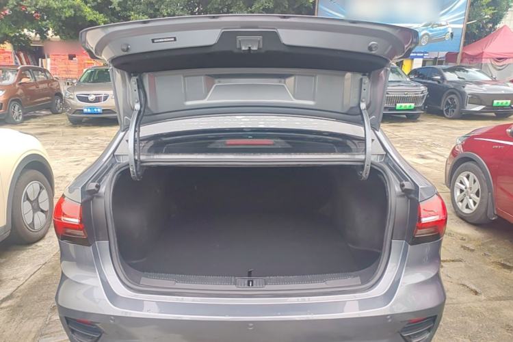 Used Roewe i5 2021 Revised Version 1.5L CVT Diamond Edition Trunk