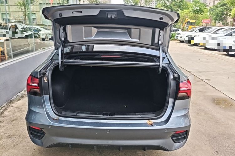 Used Roewe i5 2021 Revised Version 1.5L CVT Diamond Edition Trunk