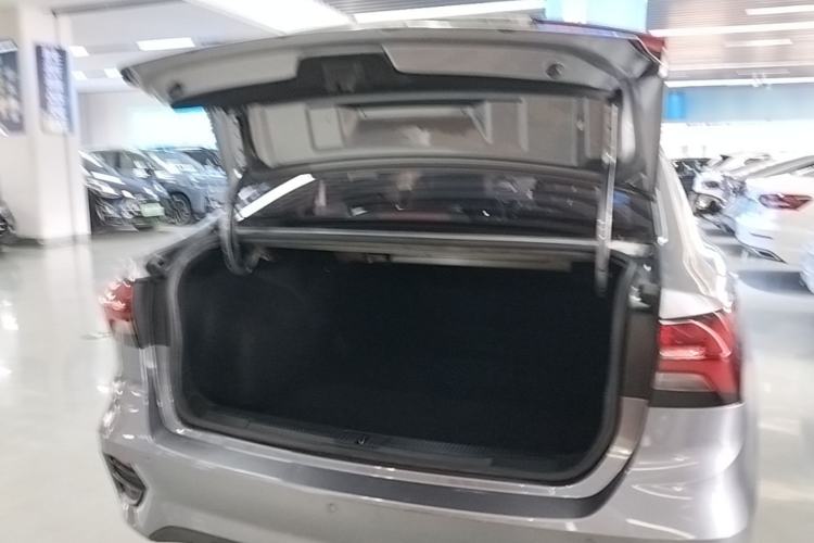 Used Roewe i5 2021 1.5L CVT Diamond Edition Trunk