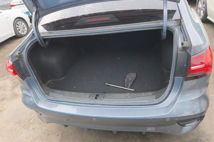 Used Roewe i5 2021 Revised Version 1.5L CVT Diamond Edition Trunk