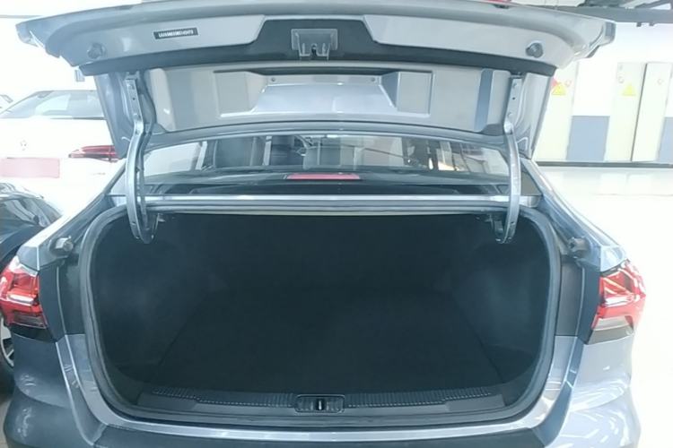 Used Roewe i5 2021 1.5L CVT Platinum Edition Trunk