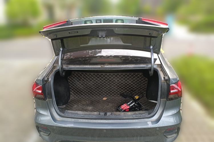 Used Roewe i5 2021 1.5L Manual Platinum Edition Trunk