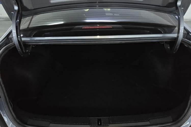 Used Roewe i5 2021 1.5L CVT Starry Edition Trunk