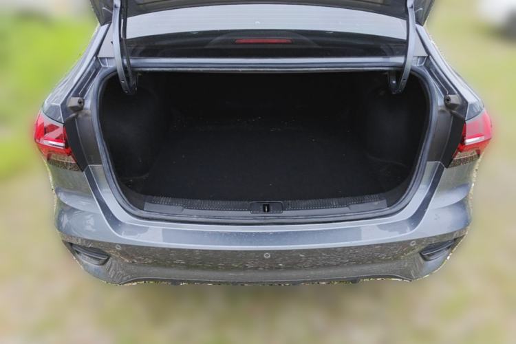 Used Roewe i5 2021 1.5L CVT Diamond Edition Trunk