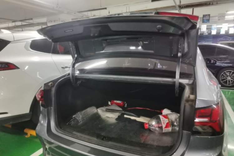 Used Roewe i5 2021 1.5L CVT Diamond Edition Trunk