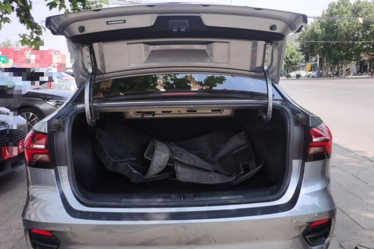 Used Roewe i5 2021 1.5L CVT Diamond Edition Trunk