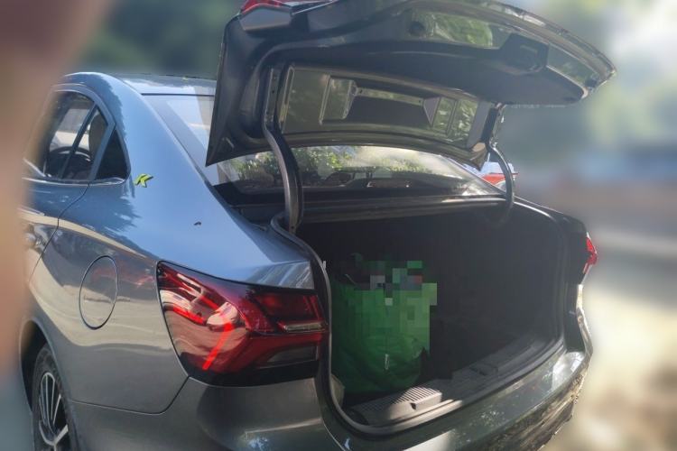 Used Roewe i5 2021 1.5L CVT Diamond Edition Trunk
