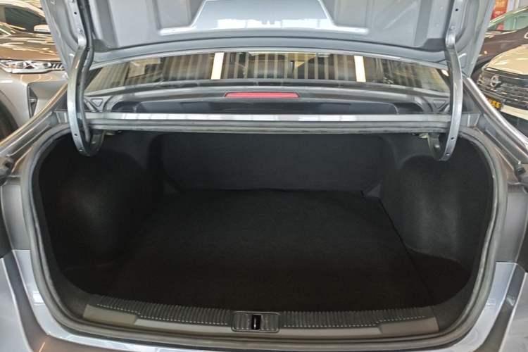 Used Roewe i5 2021 1.5L CVT Diamond Edition Trunk