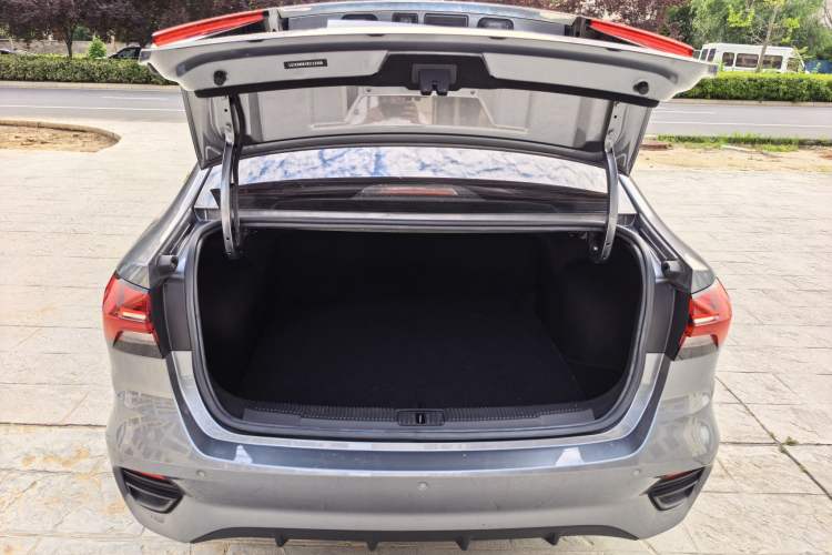 Used Roewe i5 2021 Revised Version 1.5L CVT Diamond Edition Trunk