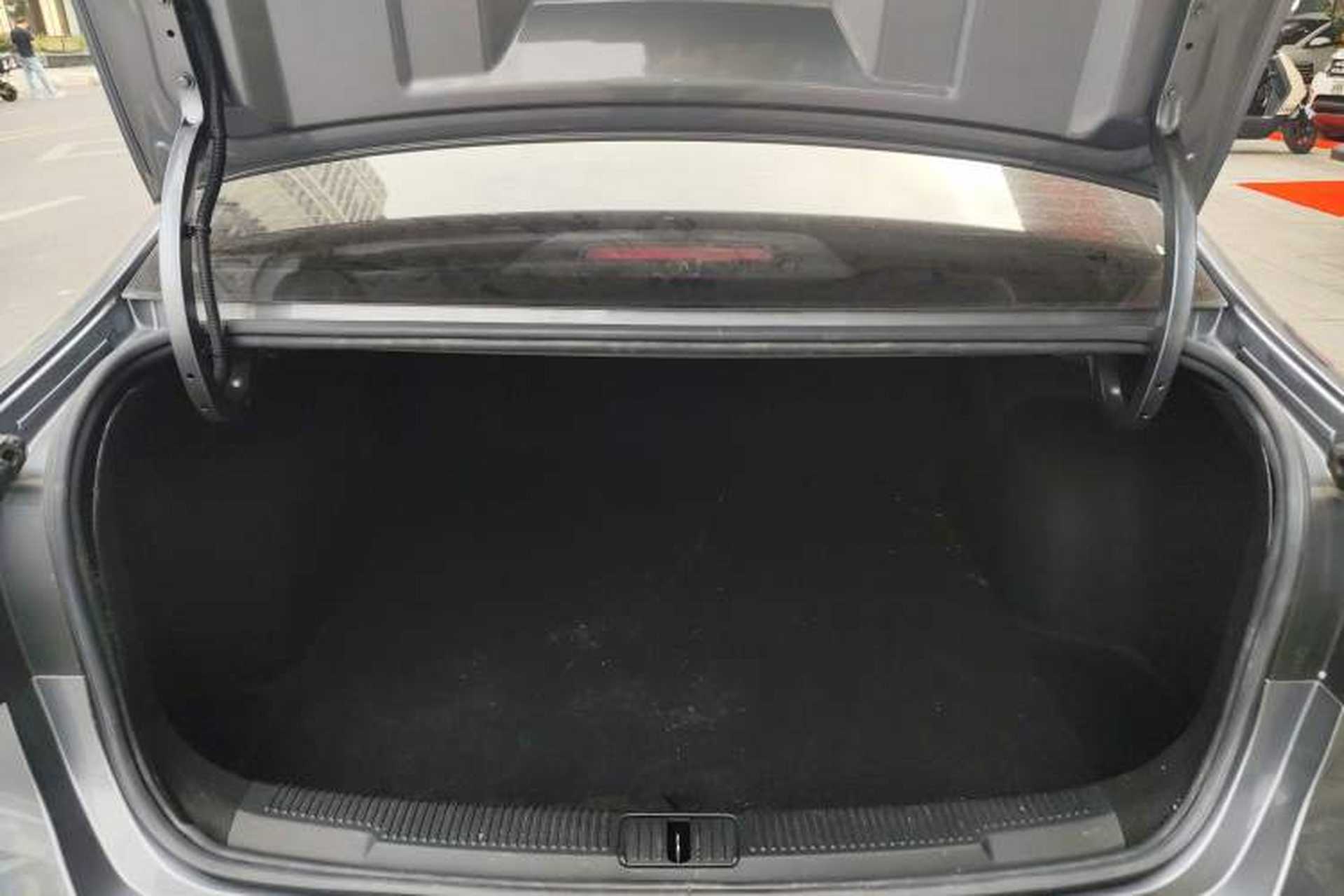 Used Roewe i5 2021 Revised Version 1.5L CVT Diamond Edition Trunk