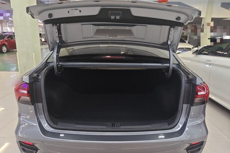 Used Roewe i5 2021 1.5L CVT Platinum Edition Trunk