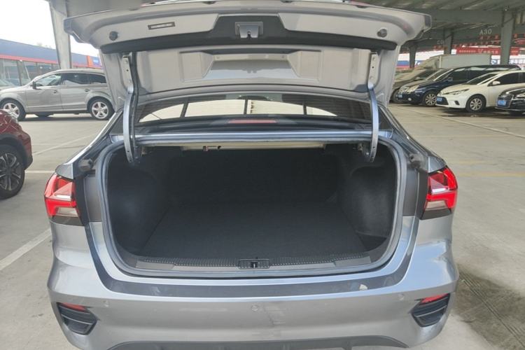 Used Roewe i5 2021 1.5L CVT Diamond Edition Trunk