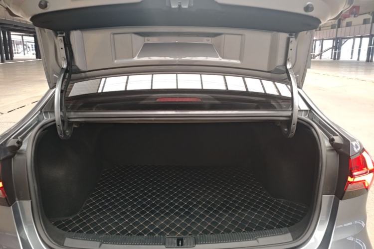Used Roewe i5 2021 Revised Version 1.5L CVT Diamond Edition Trunk