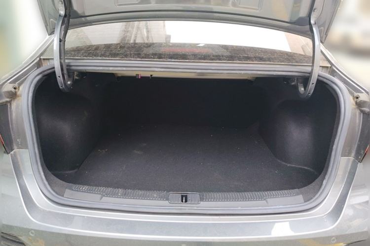 Used Roewe i5 2021 1.5L CVT Diamond Edition Trunk