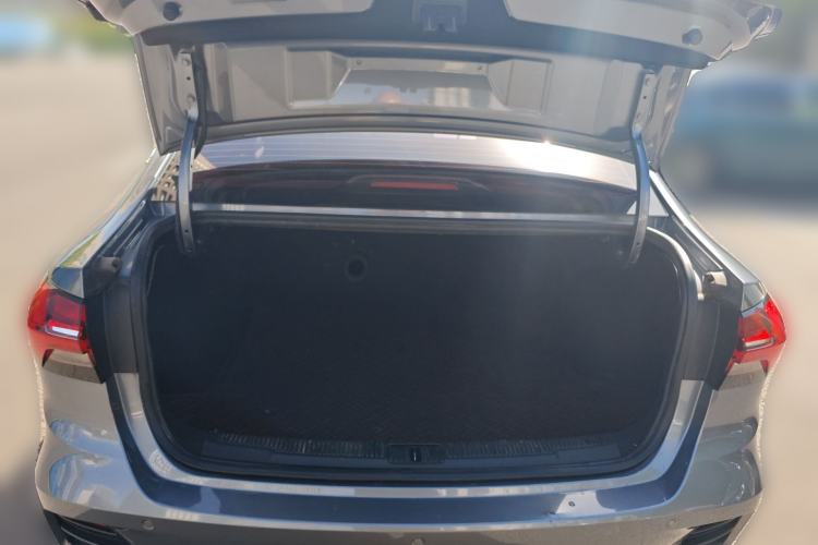 Used Roewe i5 2021 1.5L CVT Diamond Edition Trunk