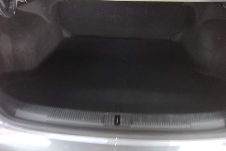 Used Roewe i5 2021 1.5L CVT Starry Edition Trunk