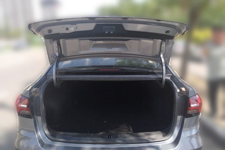 Used Roewe i5 2021 1.5L CVT Diamond Edition Trunk