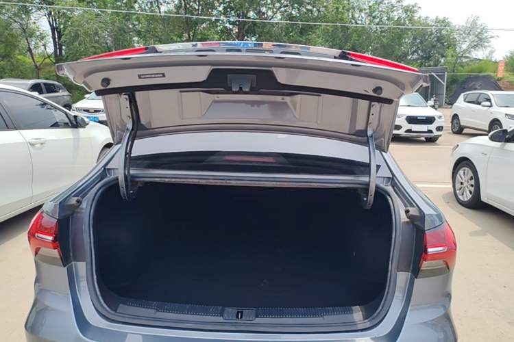 Used Roewe i5 2021 1.5L CVT Platinum Edition Trunk