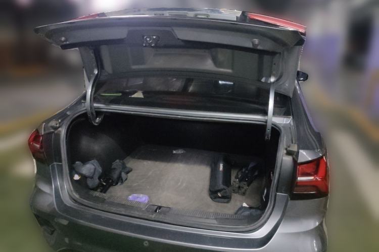 Used Roewe i5 2021 1.5L CVT Diamond Edition Trunk