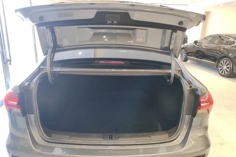 Used Roewe i5 2021 1.5L CVT Platinum Edition Trunk