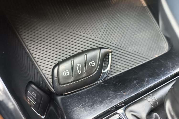 Used Roewe i5 2021 1.5L CVT Diamond Edition Vehicle Key