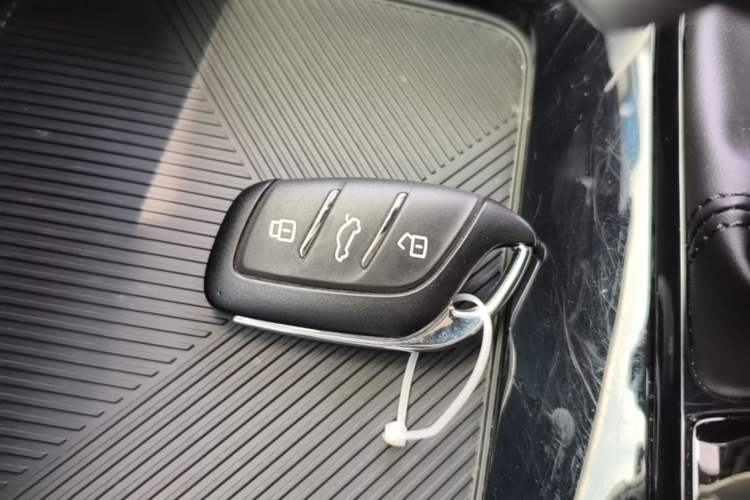 Used Roewe i5 2021 1.5L CVT Platinum Edition Vehicle Key