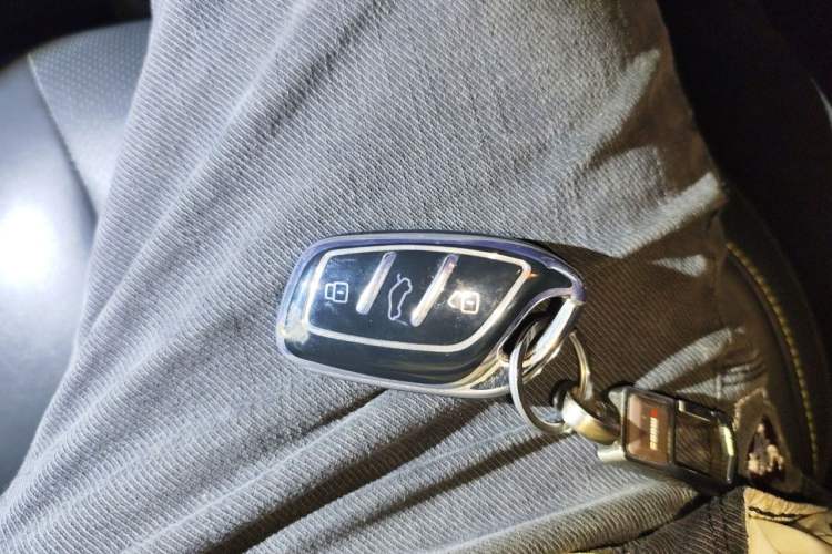 Used Roewe i5 2021 1.5L CVT Diamond Edition Vehicle Key