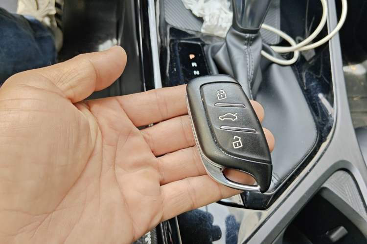 Used Roewe i5 2021 1.5L CVT Diamond Edition Vehicle Key