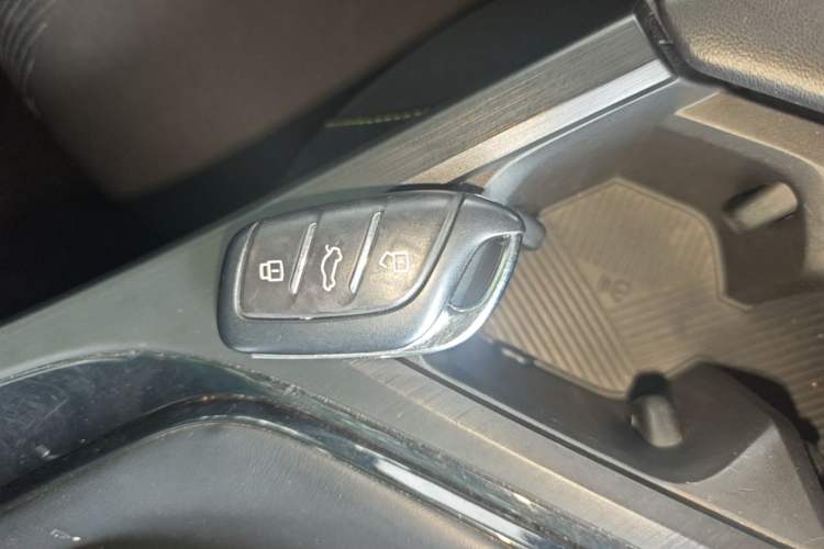 Used Roewe i5 2021 1.5L CVT Platinum Edition Vehicle Key