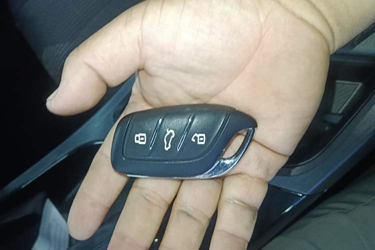 Used Roewe i5 2021 1.5L CVT Platinum Edition Vehicle Key