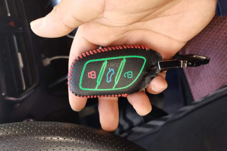 Used Roewe i5 2021 1.5L CVT Black Gold Edition Vehicle Key