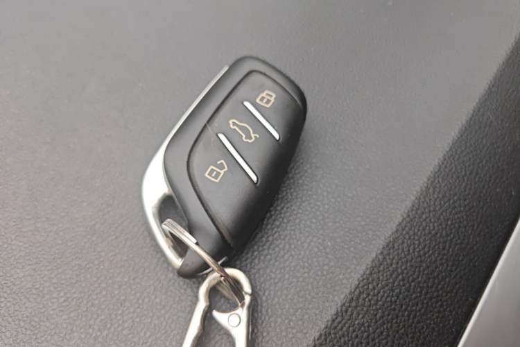 Used Roewe i5 2021 1.5L CVT Diamond Edition Vehicle Key