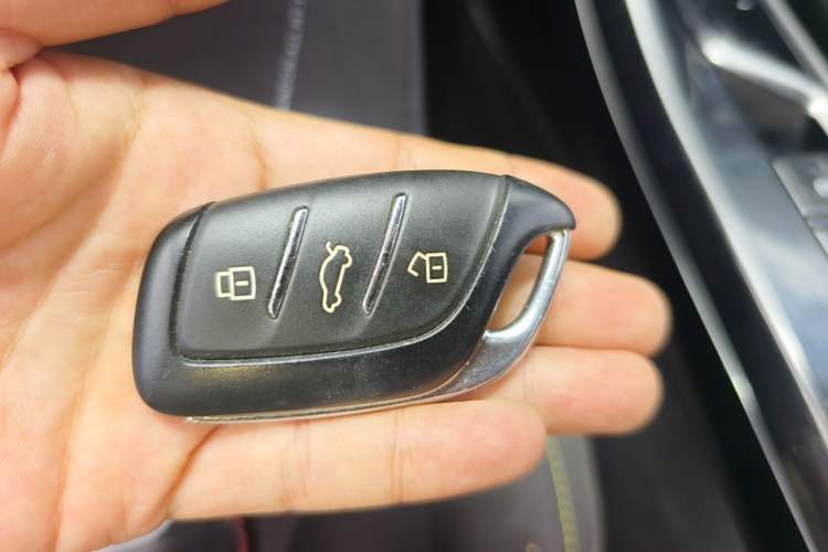 Used Roewe i5 2021 1.5L CVT Platinum Edition Vehicle Key