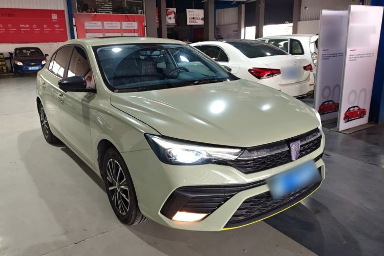 Used Roewe i5 2021 1.5L CVT Diamond Edition Front Right 45 Deg