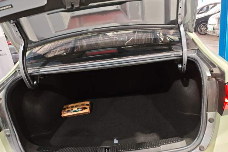 Used Roewe i5 2021 1.5L CVT Diamond Edition Trunk