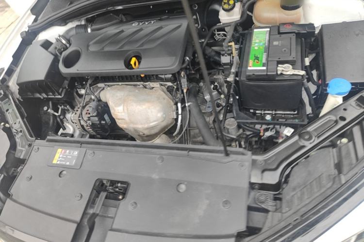 Used Roewe i5 2021 1.5L CVT Black Gold Edition Engine Bay