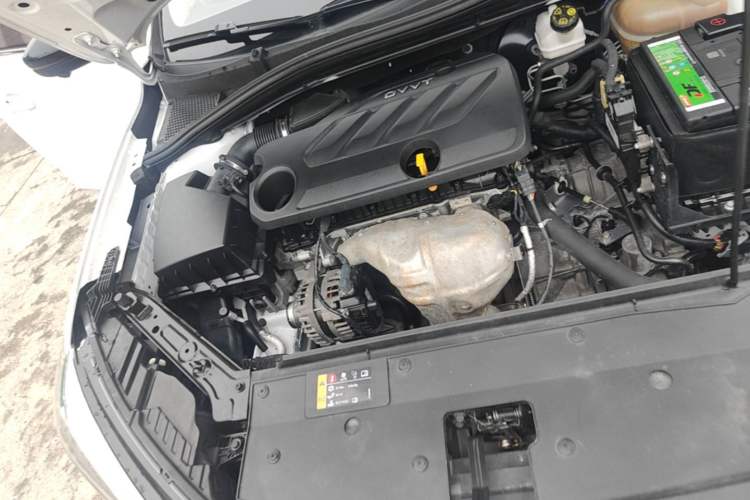 Used Roewe i5 2021 1.5L CVT Black Gold Edition Engine Bay Right