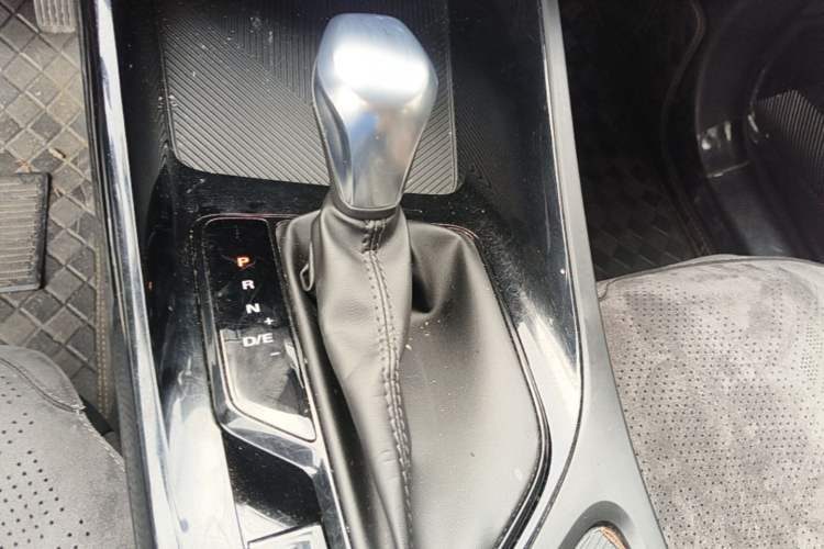 Used Roewe i5 2021 Revised Version 1.5L CVT Diamond Edition Gear Lever