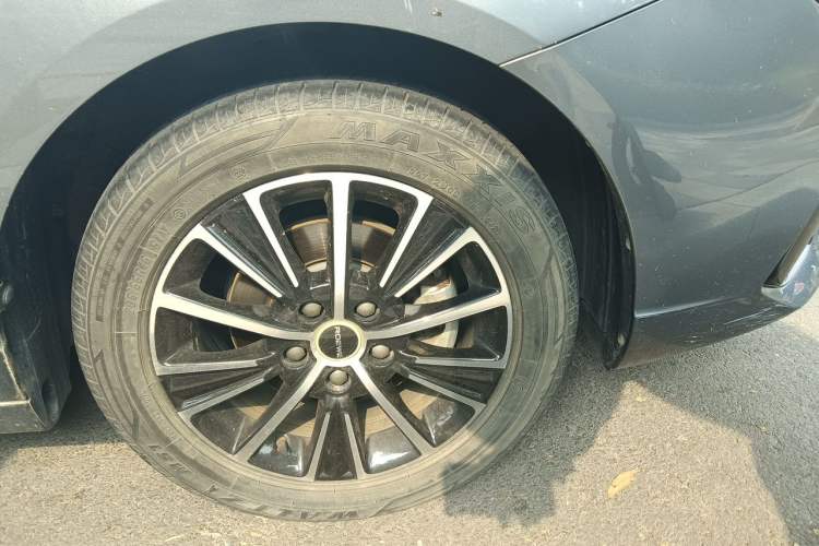 Used Roewe i5 2021 1.5L Manual Diamond Edition Right Front Wheel Hub