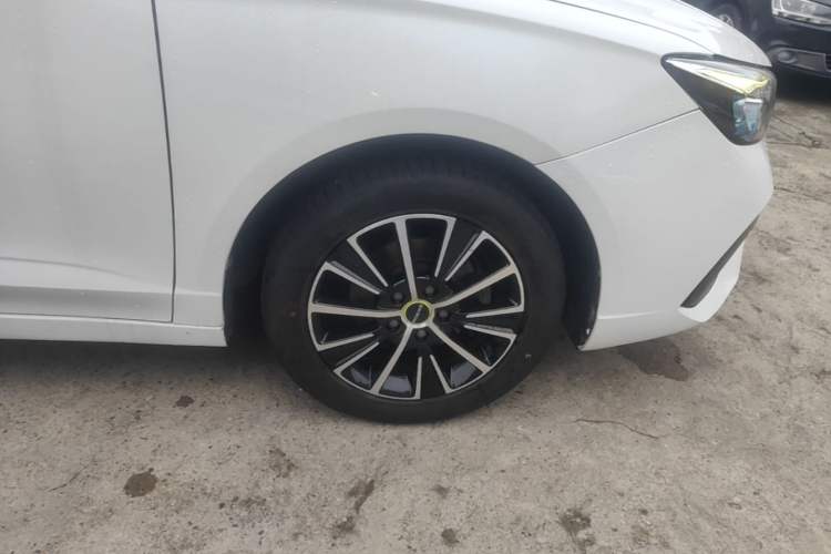 Used Roewe i5 2021 1.5L CVT Black Gold Edition Right Front Wheel Hub