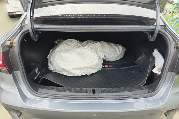 Used Roewe i5 2021 Revised Version 1.5L CVT Diamond Edition Trunk