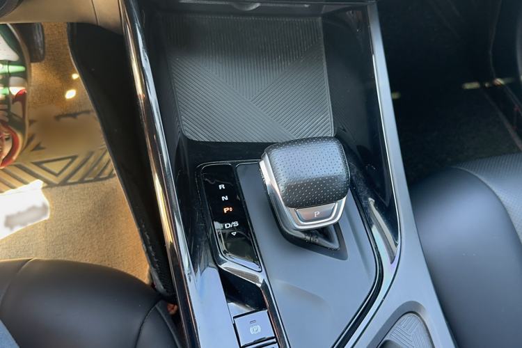 Used Roewe i5 2021 1.5T GT DCT Sonic Edition Gear Lever