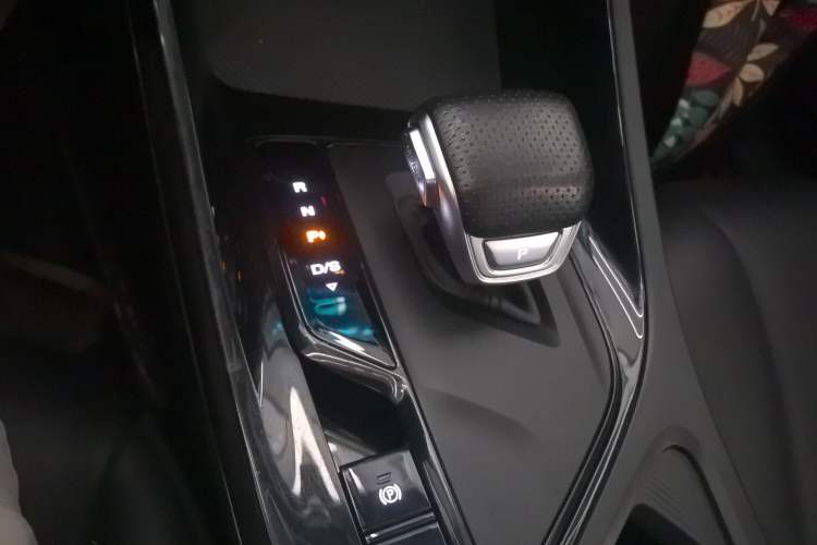 Used Roewe i5 2021 1.5T GT DCT Sonic Edition Gear Lever