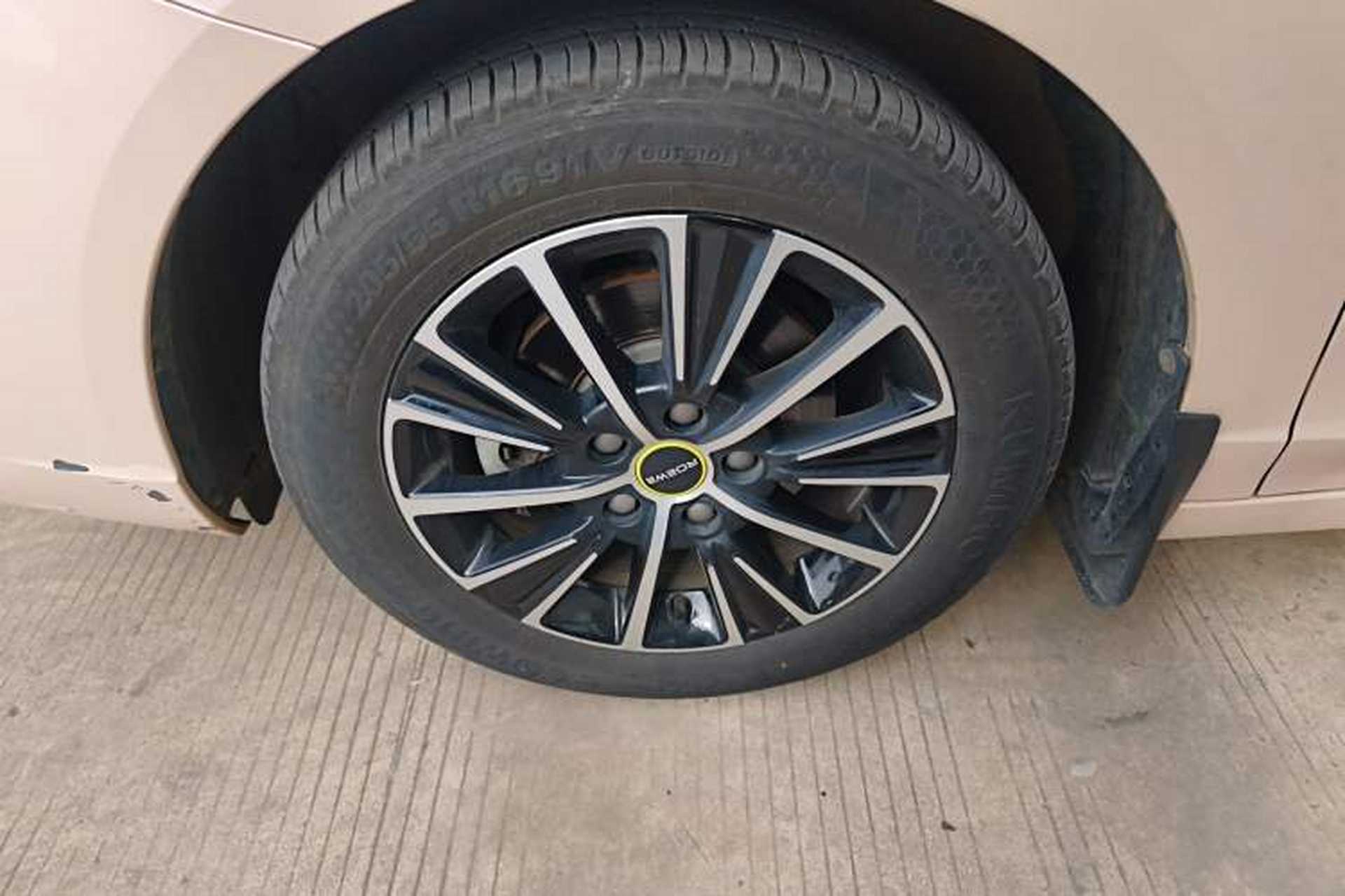 Used Roewe i5 2021 Revised Version 1.5L CVT Diamond Edition Left Front Wheel Hub