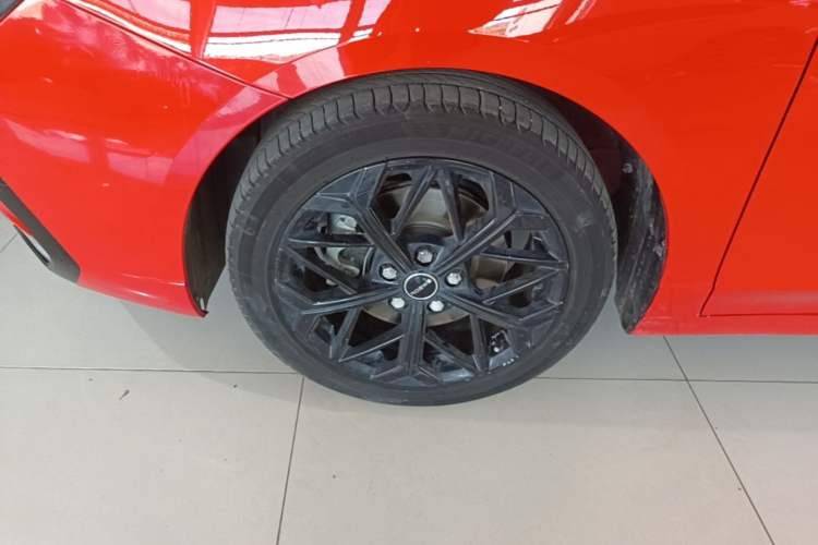 Used Roewe i5 2021 1.5T GT DCT Sonic Edition Left Front Wheel Hub