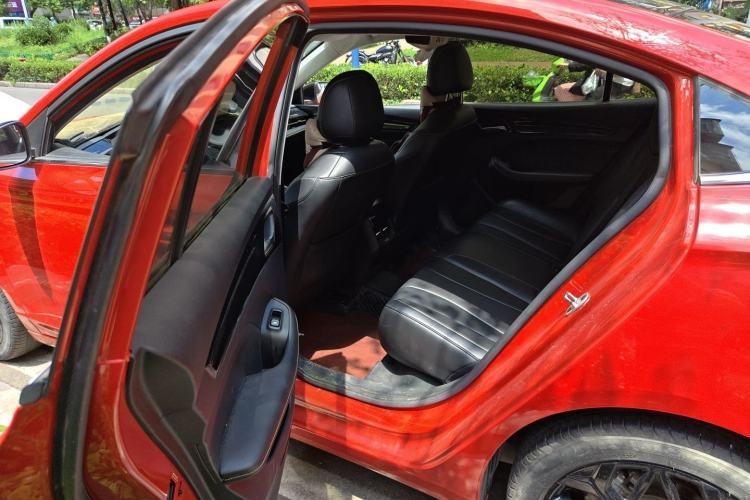 Used Roewe i5 2021 1.5T GT DCT Light-Speed Edition Left Rear Seat