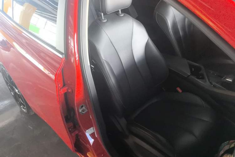 Used Roewe i5 2021 1.5T GT DCT Sonic Edition Right Front Seat