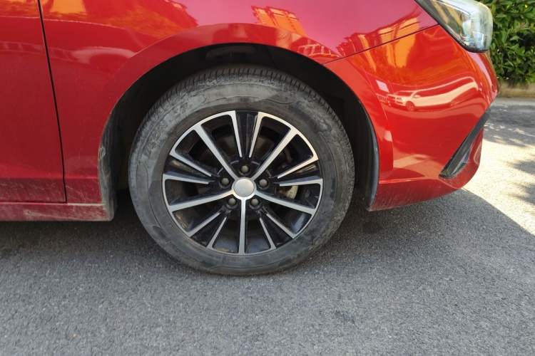 Used Roewe i5 2021 1.5L CVT Diamond Edition Right Front Wheel Hub