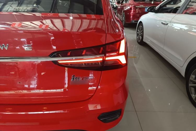 Used Roewe i5 2021 1.5T GT DCT Sonic Edition Right Rear Taillight