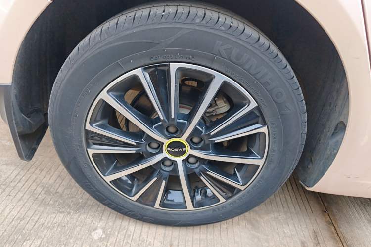 Used Roewe i5 2021 Revised Version 1.5L CVT Diamond Edition Right Rear Wheel Hub